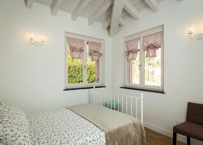 Villarocca Da Ines E Perizia Bed & Breakfast 4*